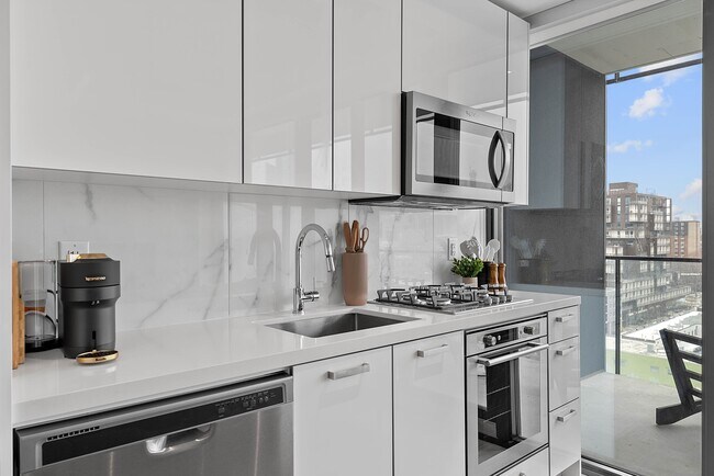 Photo du bâtiment - 458 Richmond St W