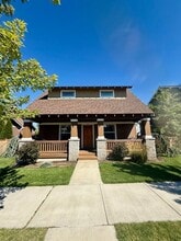 Building Photo - 2716 NE Black Oak Pl