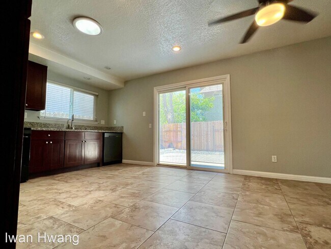 Building Photo - 4 br, 2 bath House - 8622 Oak Drive