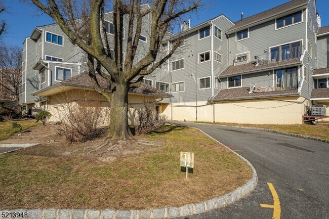 Foto del edificio - 11 Riverview Cir