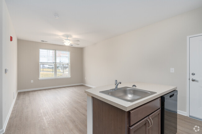 3BR, 2BA - 979SF - Parkway Overlook