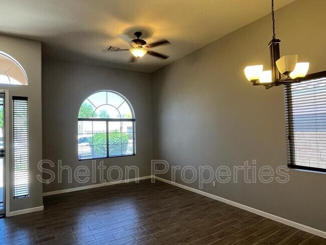 Building Photo - 13139 W Granada Rd