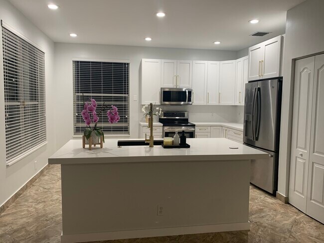 Fotografía del edificio - 1530 SW 193rd Ter