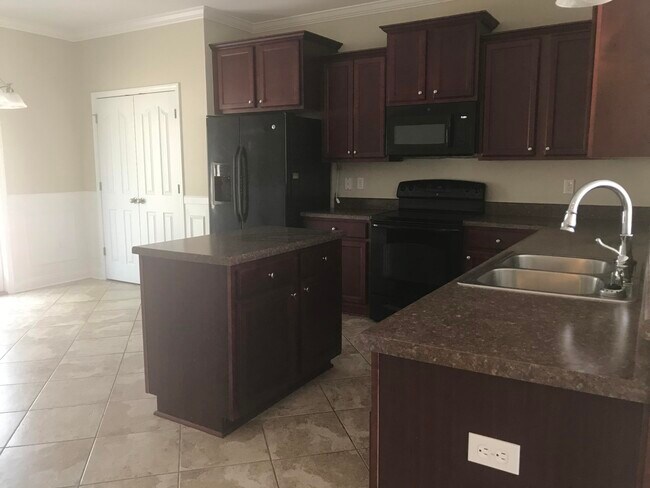 Foto del edificio - 749 Lime Ln