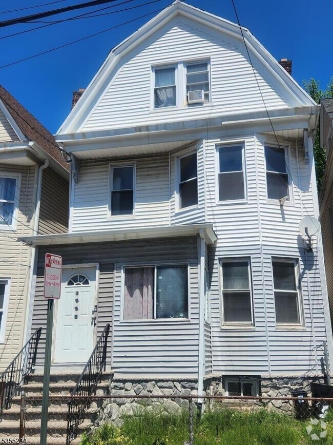 Building Photo - 1025 Anna St