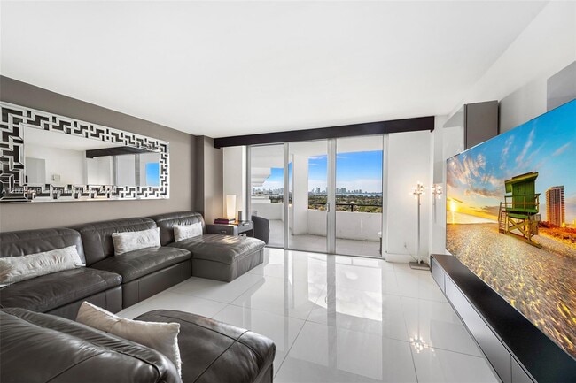 Building Photo - 5151 Collins Ave