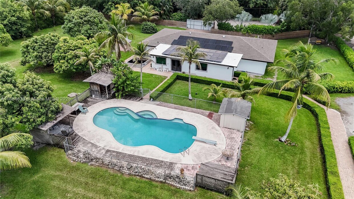 Foto principal - 18200 SW 48th St