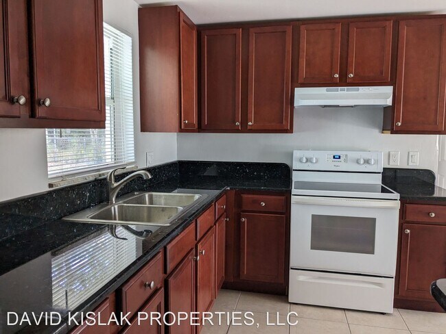 Building Photo - 4 br, 1 bath House - 4359 Walnut St