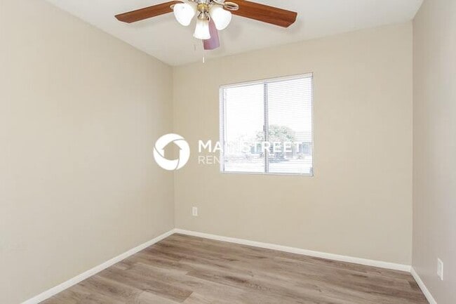 Building Photo - 510 N Tercera Ave