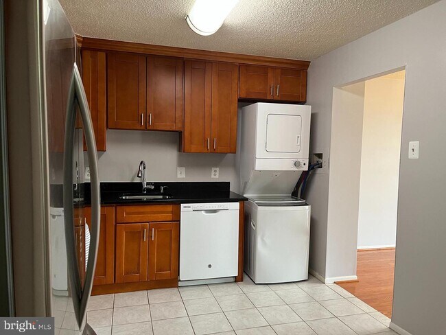 Foto del edificio - 6800 Fleetwood Rd