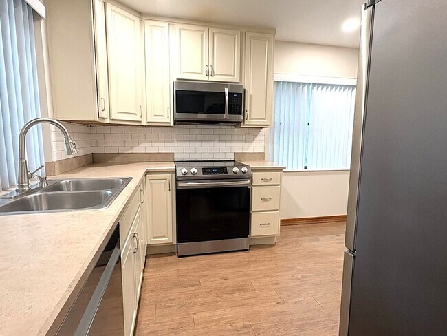 Building Photo - Beautiful 3 Bedroom Ormond Beach Townhome in The Trails!