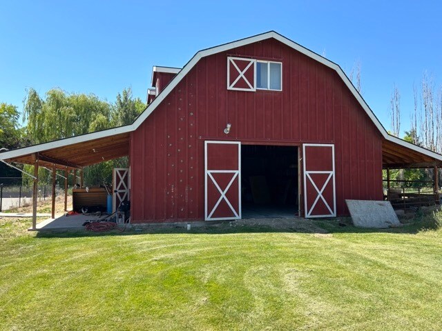 Building Photo - 2600 N Croft Ln