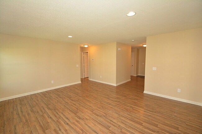 Foto del edificio - 4062 Magnolia Dr