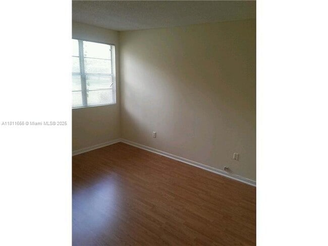 Building Photo - 1237 SW 46th Ave