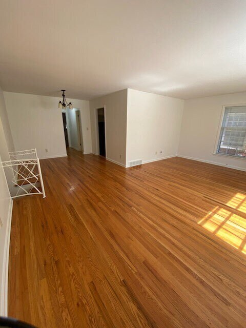 Foto del edificio - Newly updated large 1000 sq ft 1 bedroom, 1 bathroom apartment in the heart of Cherokee Triangle