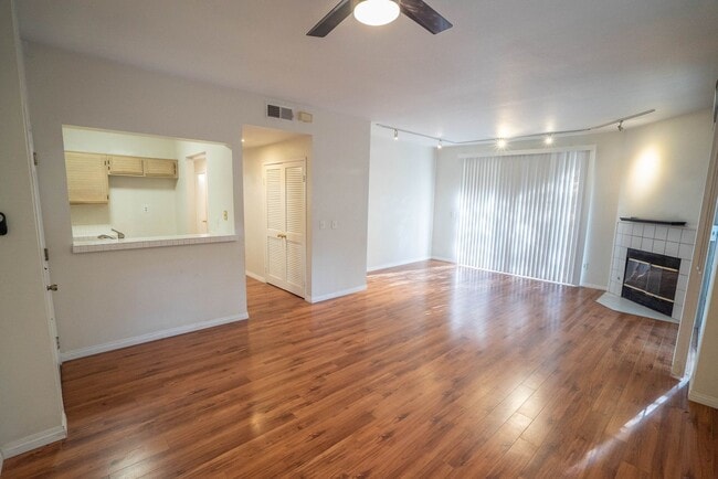 Building Photo - COMING SOON! 2-Bedroom Condo with some Uti...
