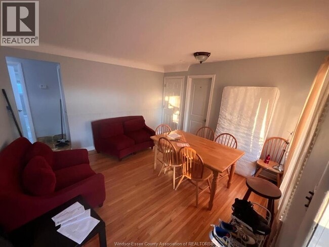 Photo du bâtiment - 1374 Josephine Ave