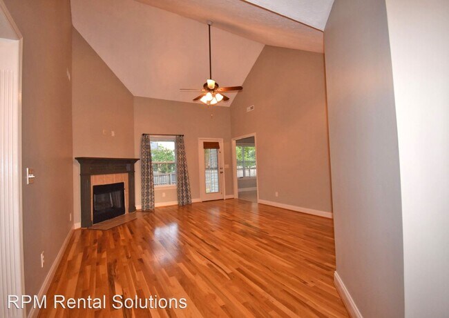 Building Photo - 3 br, 2 bath House - 1521 Teresa Lane