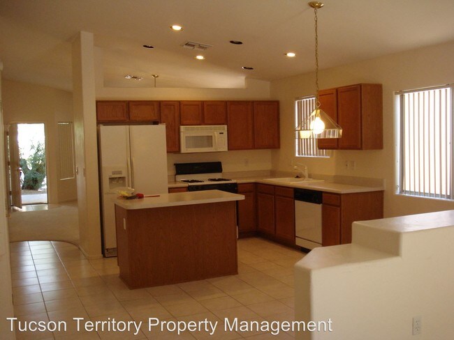 Building Photo - 7832 E Sabino Hollow Ct