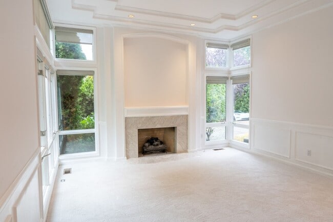 Building Photo - 4bd/3.75ba