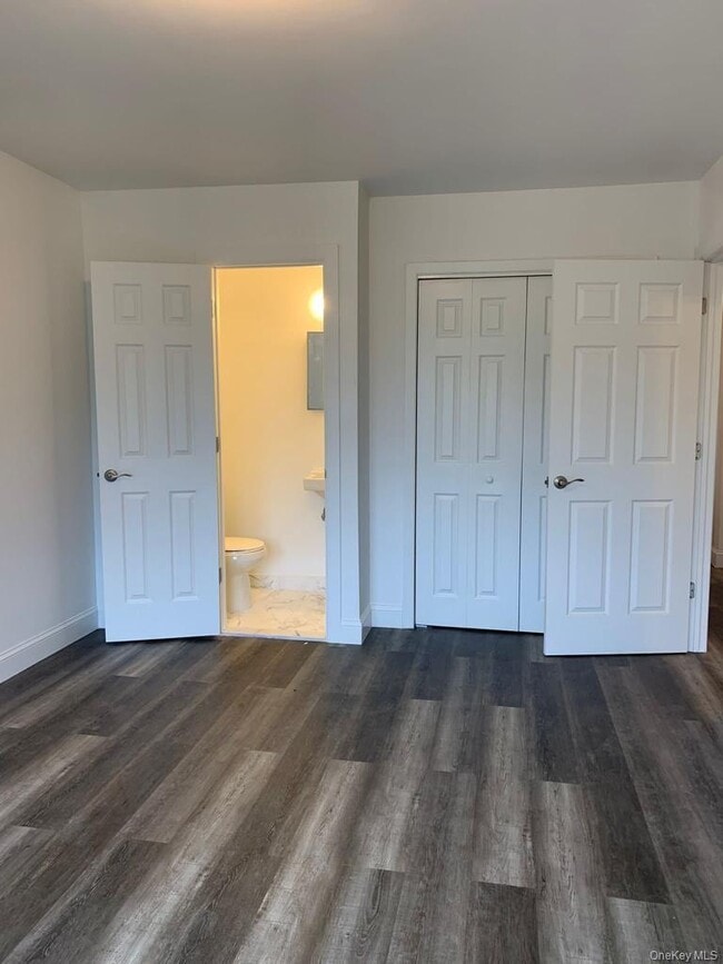 Building Photo - 4410 Baychester Ave