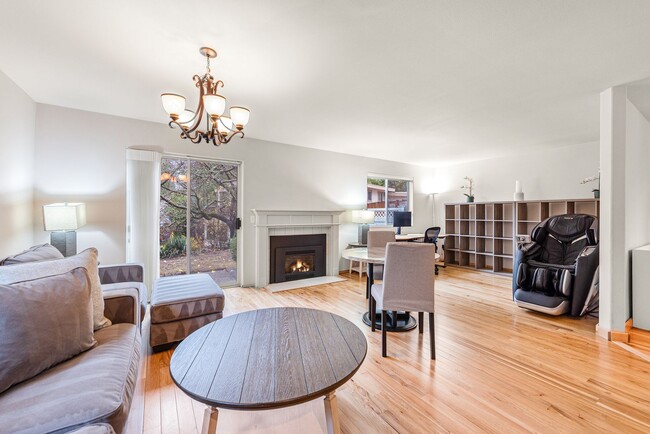 Building Photo - Beautiful 3BR Home in Forbes Lake – North Rose Hill, Kirkland