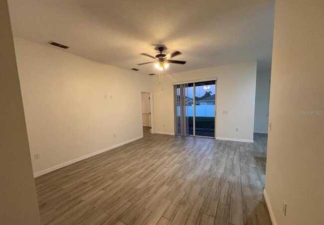 Foto del edificio - 140 Highland Meadows St