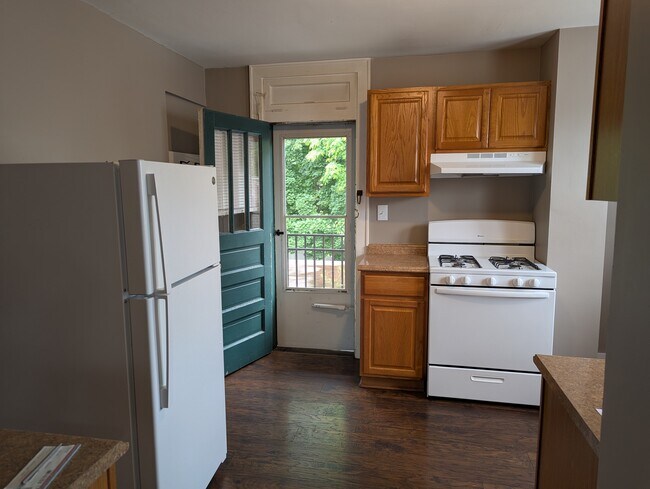 Kitchen - 401 Cornell Ave