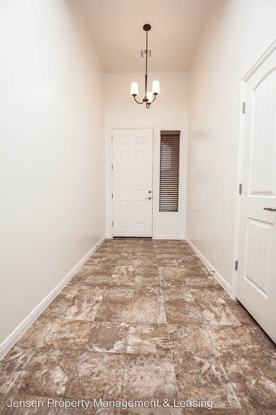 Building Photo - 3 br, 2 bath House - 321 Westridge