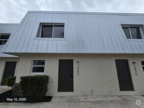 Building Photo - 2984 SE Bonita St