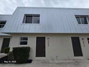 Building Photo - 2984 SE Bonita St