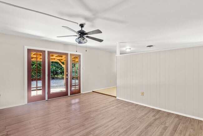 Foto del edificio - Charming 3 bedroom 2 Bath Home with Fresh ...