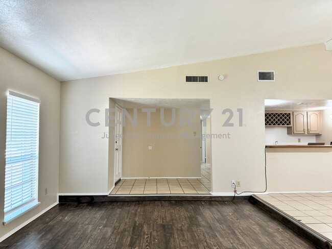 Building Photo - Charming 4/2/2 in  Plano For Rent!
