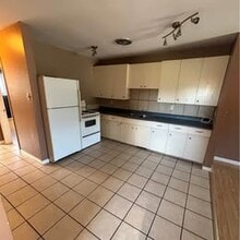 Building Photo - 578 Burnell St