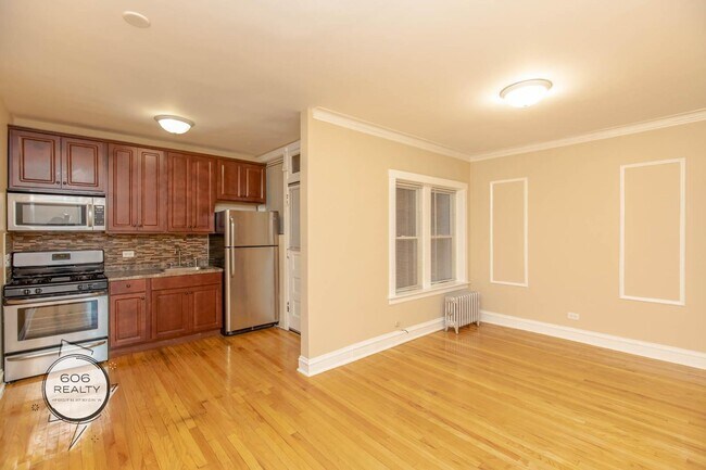 Building Photo - Apartments for Rent on Oak Park in Berwyn!
