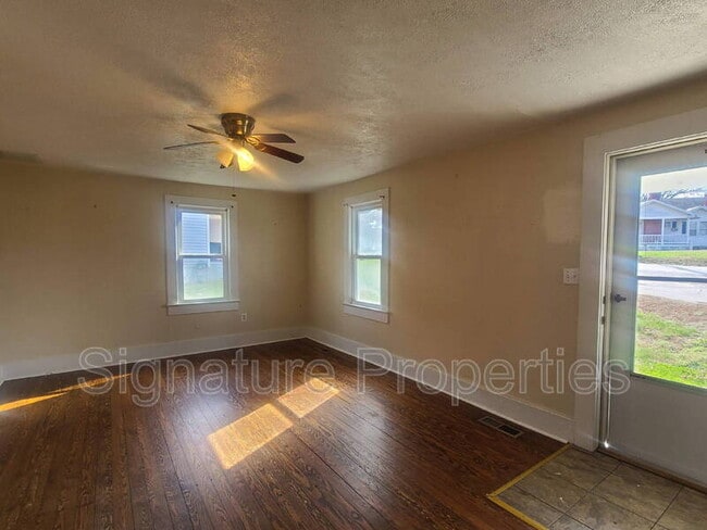 Foto del edificio - 500 Claiborne Ave