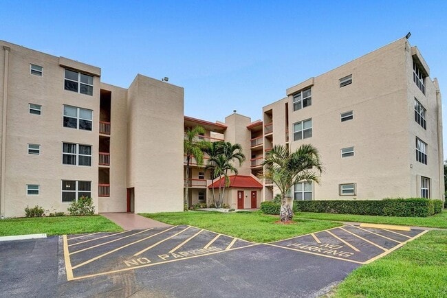 Building Photo - 9451 Evergreen Pl