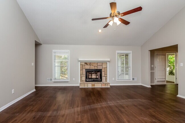 Building Photo - 113 Brookhaven Ln