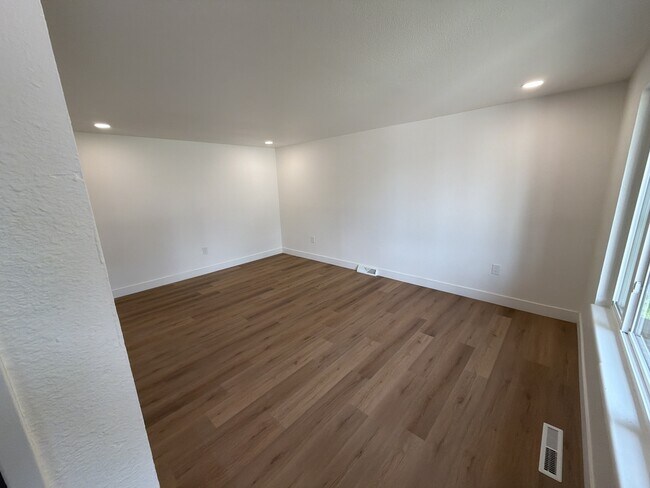Foto del edificio - 250 N 11th Ct