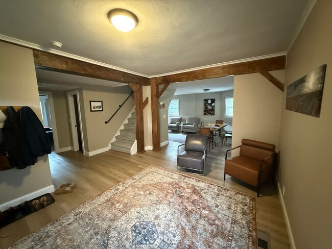 Foto del edificio - Available Newly Renovated 2 Bedroom and 1....