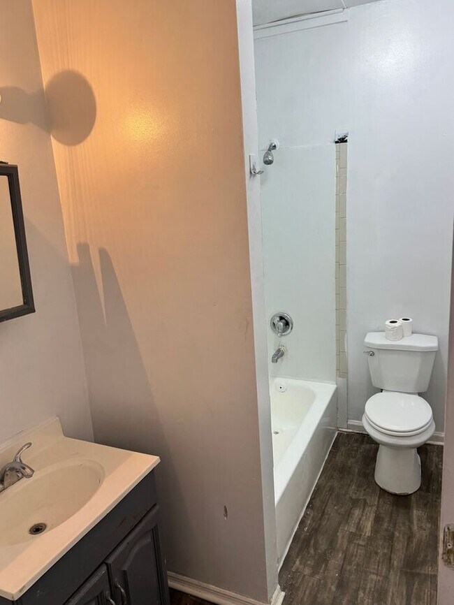 Foto del edificio - Inspected and Approved 3 Bedroom 1 Bath in Trenton