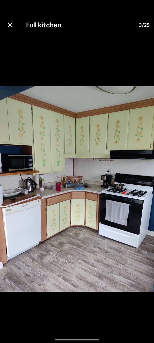 Foto del edificio - 160 Azalea Rd