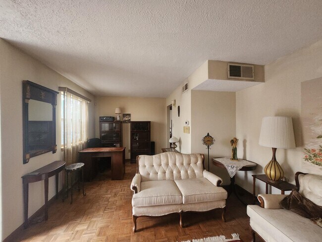 Foto del edificio - 1025 Lynch Ct NW
