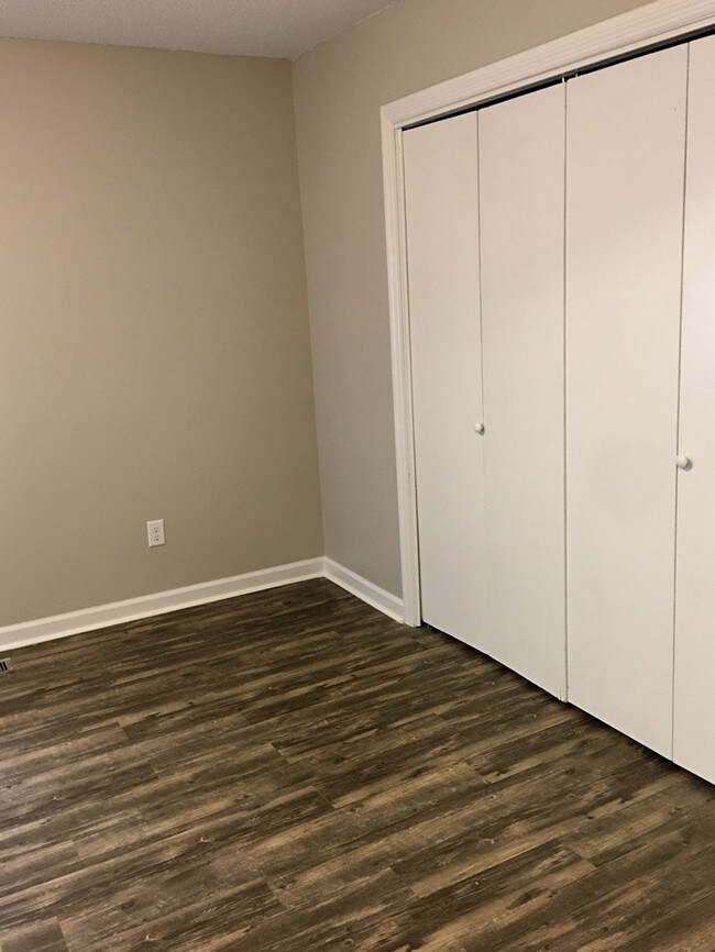 Foto del edificio - Newly Updated Townhome near Hwy-153!