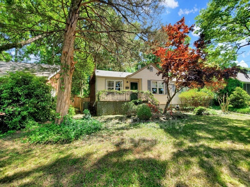 Primary Photo - 17 Arthur Ave