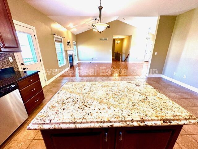 Foto del edificio - 304 Dalton Ct