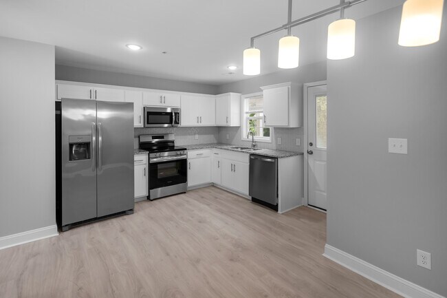 Foto del edificio - 1261 Cross Creek Cir