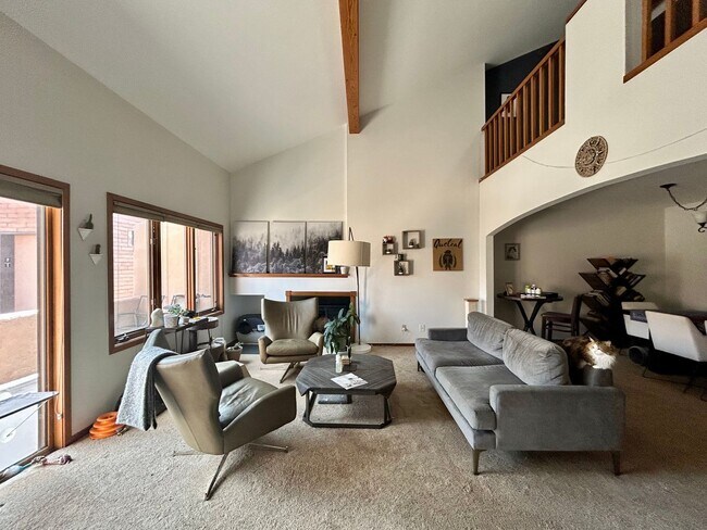 Building Photo - Spacious 2Bd/2.5Ba Luxury Loft-Style Condo in Frasier Meadows