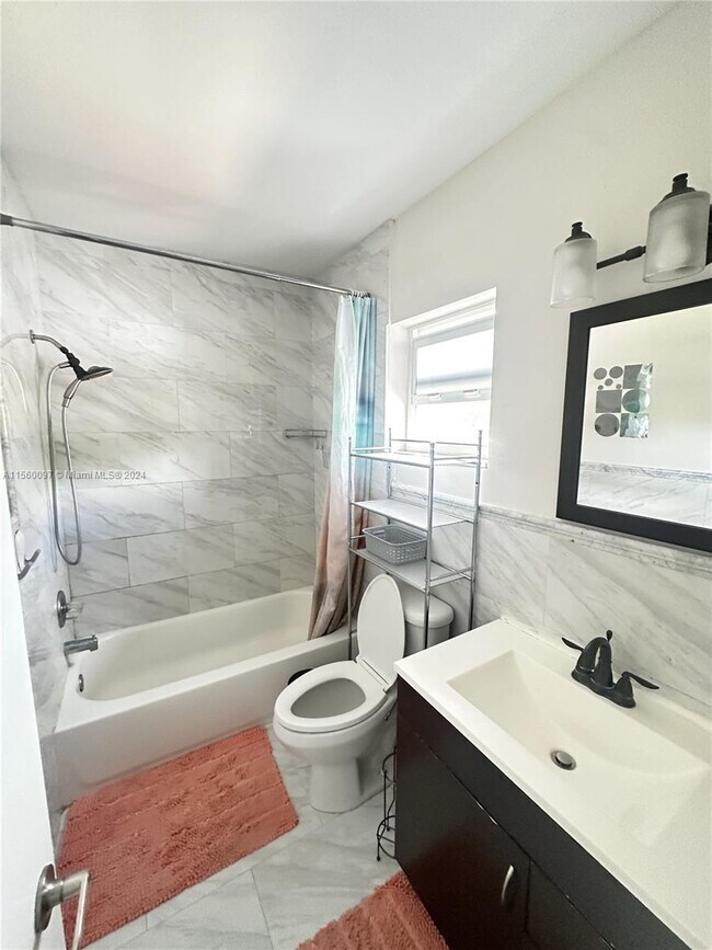 Building Photo - 1 bedroom in Hollywood FL 33020