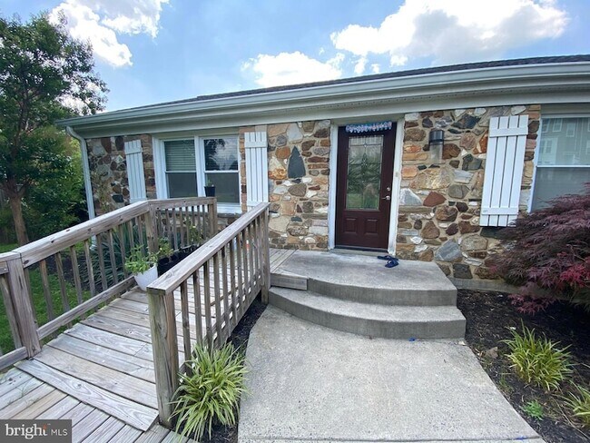 Building Photo - 43473 Valleyvista Ln